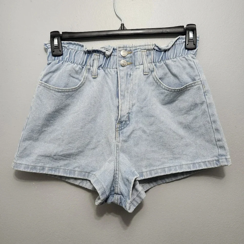 Forever 21 women's paper bag  shorts size M blue high rise